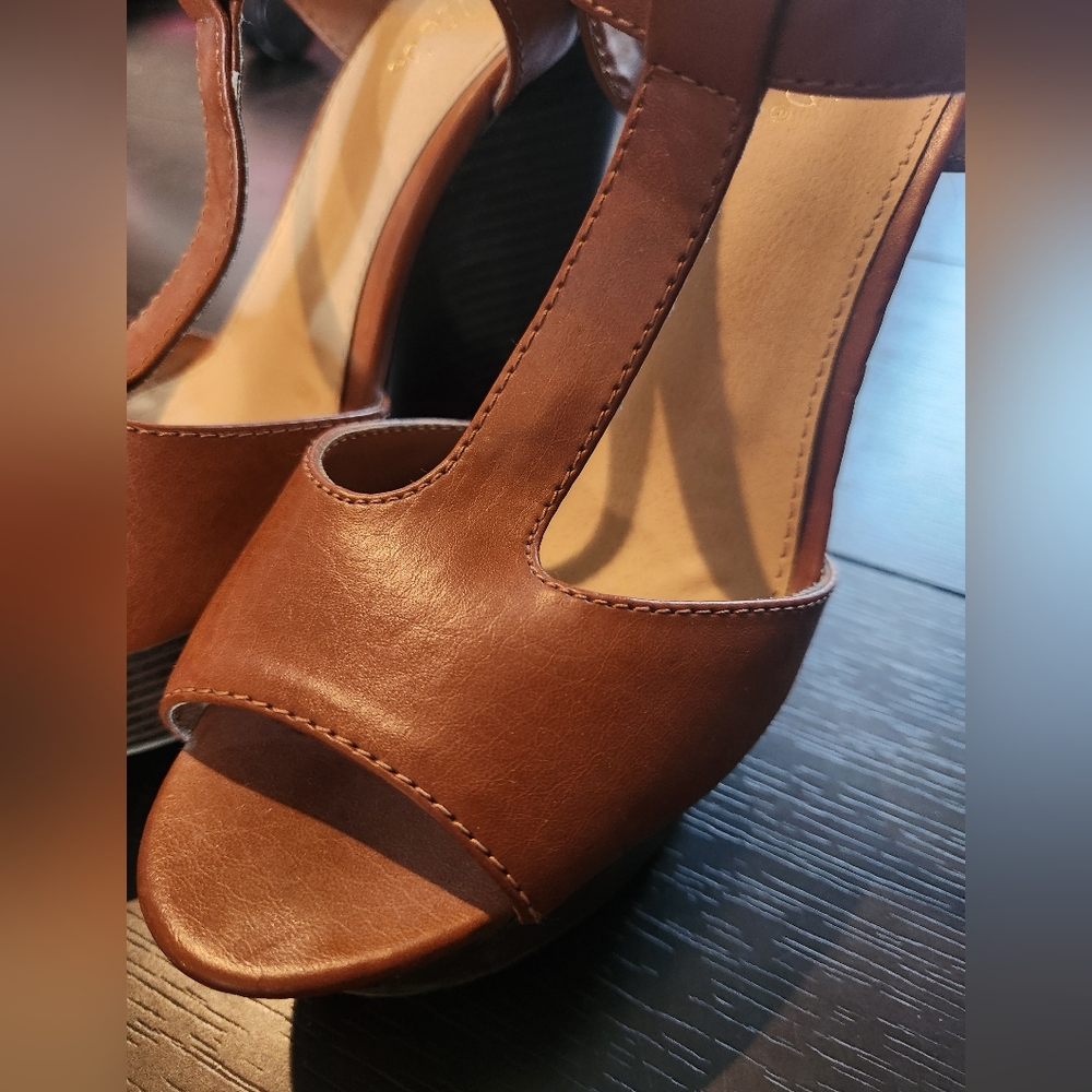 Candie's Wedge Shoe Great Conditon - Picture 2 of 8